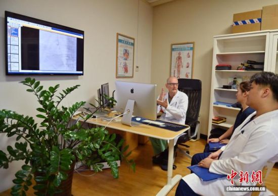 10��17���������L����������(��һ)�������t(y��)���������g(sh��)��(j��ng)������� �z