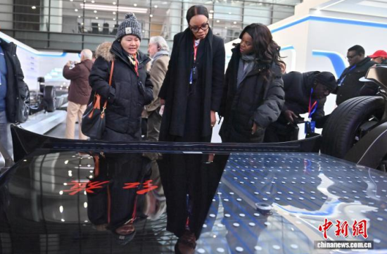 12��16�գ������L��������F(tu��n)�ɆT���Ї�һ�����^�������� �z