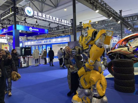 ��������c�����b��ġ����S�䡱��Ӱ������ �z