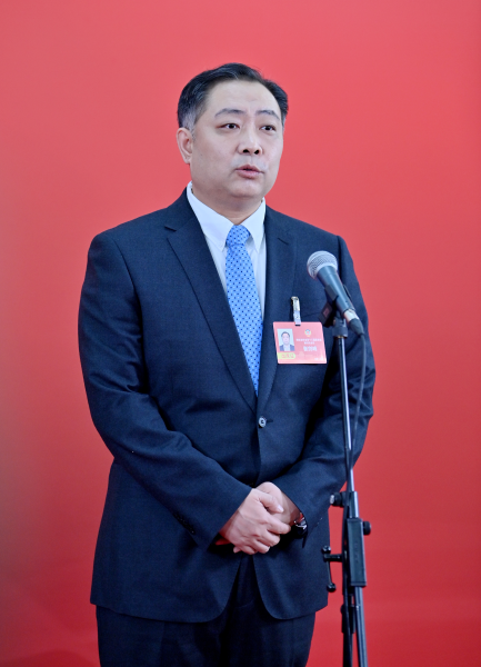 1��26���������f(xi��)����ʡ��ʮ����ί�T�����ĴΕ��hί�Tͨ�������ބ���ش�ӛ���ᆖ�� ���� �z