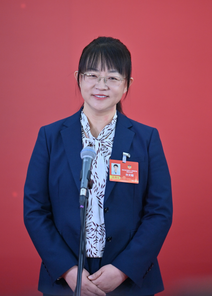 1��26���������f(xi��)����ʡ��ʮ����ί�T��(hu��)���ĴΕ�(hu��)�hί�Tͨ�������S�����ش�ӛ���ᆖ�� ���� �z