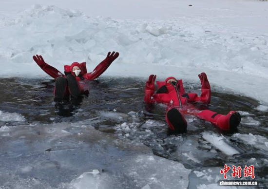 2��5��������ʡ�L������һ헪��صı����Ŀ���������ο�ǰ���w����ڇ�(y��n)������������c��������Ŀ�ļtɫ�����b������ȻƯ���ڱ���֮�������܄e�µı�ѩ��Ȥ�������� �z